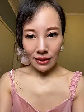 xiaotaotutu103 nude webcam girl online