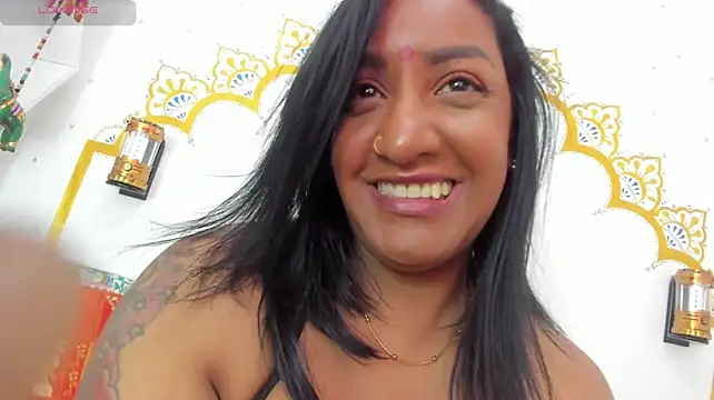 LadyNahir webcam