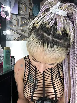 Adrii_White webcam