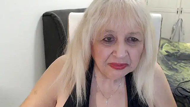 SusiLifeXXX webcam