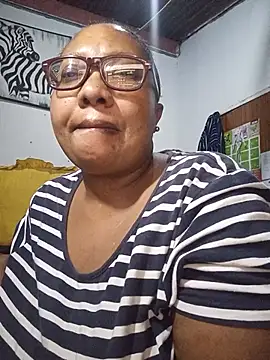 YELLOW_BONE webcam