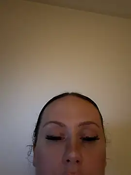 CurvyQueen2023 webcam