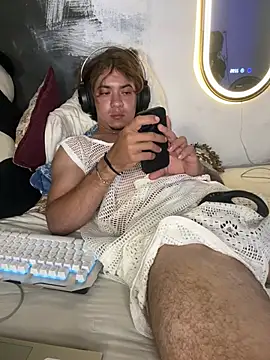 AngelLatinBoy live cam on StripChat