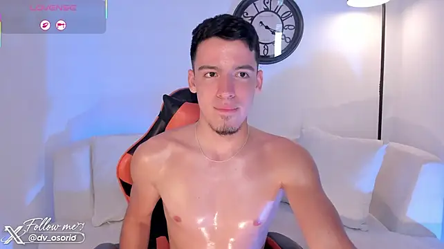 david_osoriox live cam on StripChat