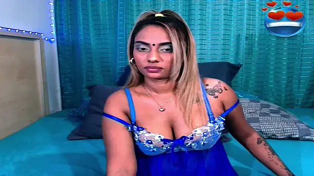 sexyindianchic live cam on StripChat