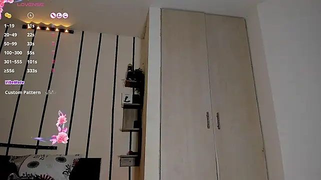 IsabellBigtitsxx webcam