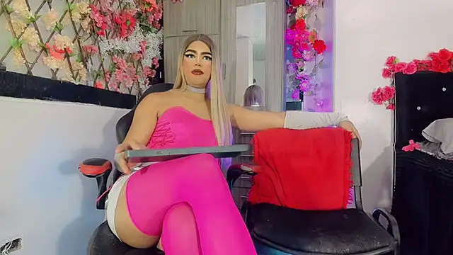 Thiara_veky_ webcam