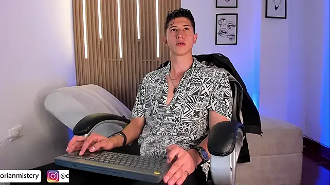 Dorianmistery2322_ webcam