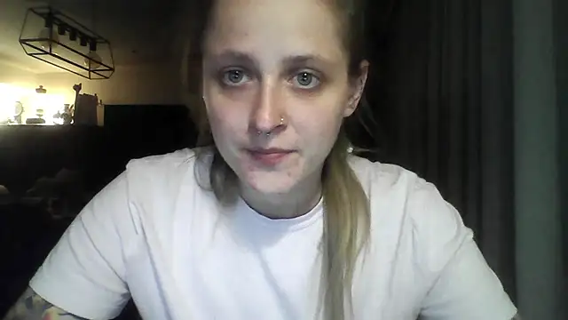 LeaWetGirl webcam