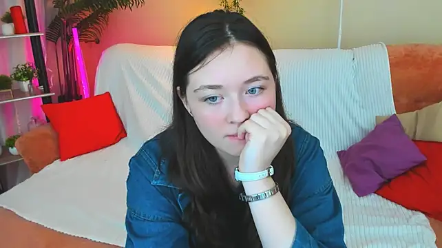 AlluringLookk webcam