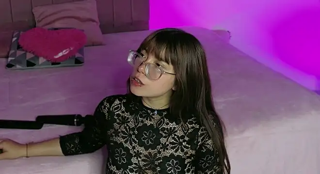 uchiiky_doll webcam