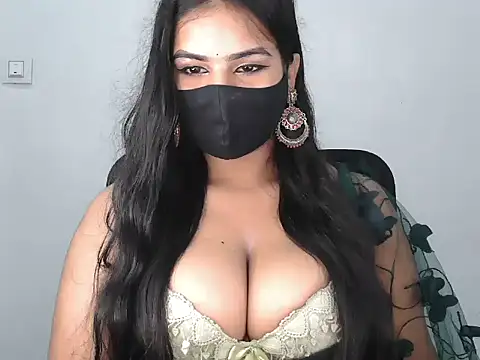 Notty_Trisha webcam