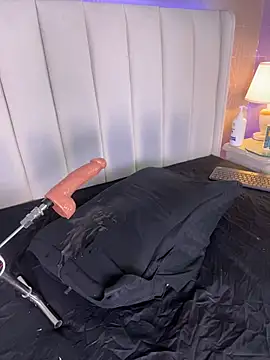 Mia-Medina webcam