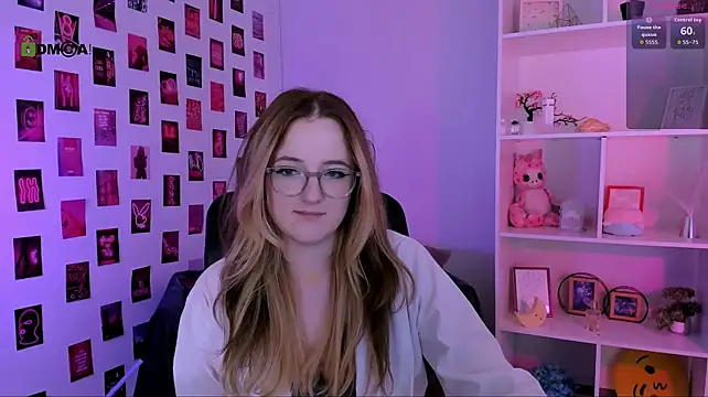 luna_berryy webcam