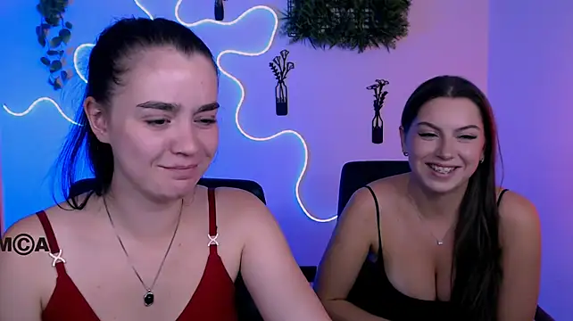amalialowell webcam