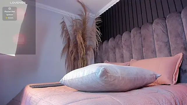 mia_blake___ webcam
