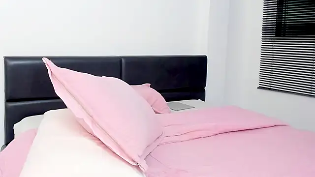 LarissaAshly webcam
