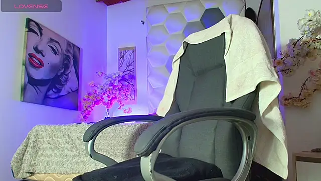 Adara_Ferrara webcam
