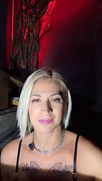 HOTLadyluna webcam