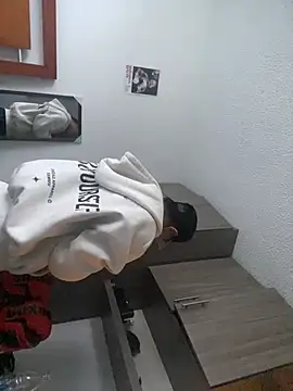 Taylor_DiamondBoy webcam