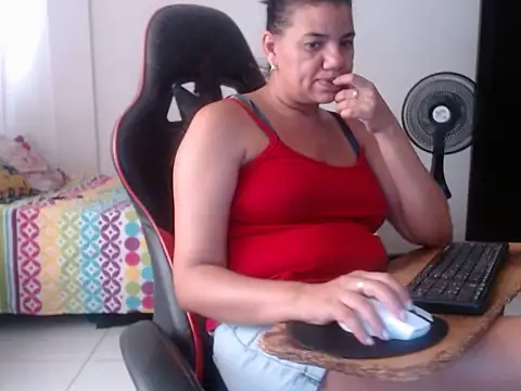 Adriana_0312 webcam