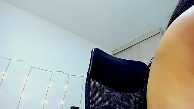 monica_little23 live cam on StripChat