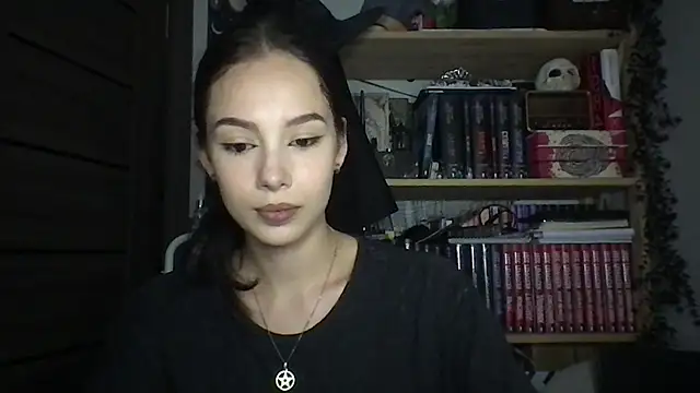 Yuna5343 live cam on StripChat