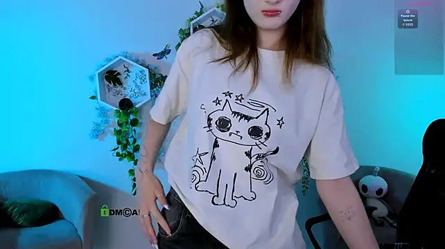 liana_kisses webcam