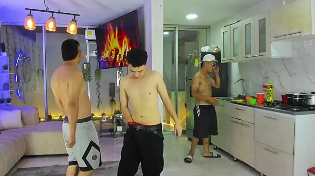 Houseofwarrios webcam