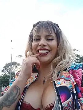 cata_city1106 (F young) - Play dildo public