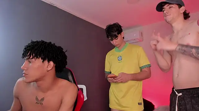Handsomeboyss19 webcam