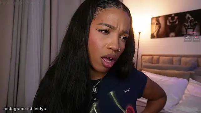 eimi_spacee (F young) - Make my pussy happy