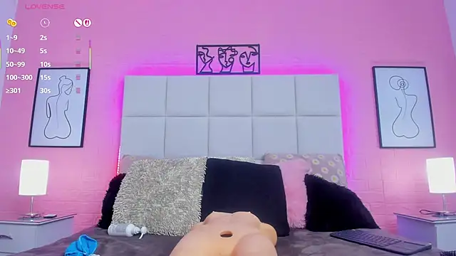 charlotte_kisss webcam