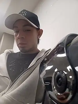 Taylor_DiamondBoy webcam