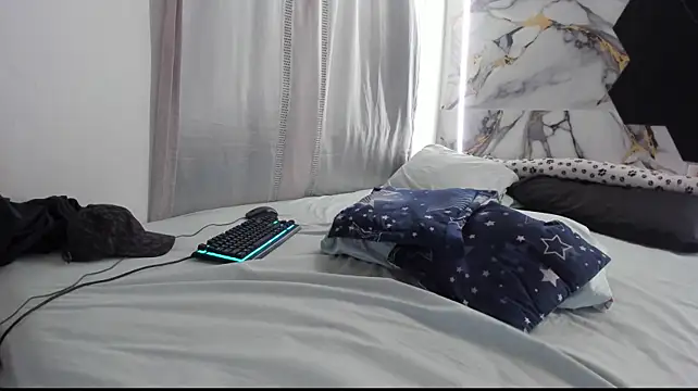 Goldendesirexx__ webcam
