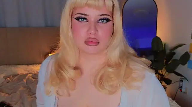 EllsaJean_ webcam