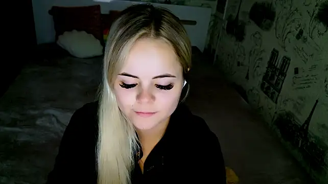 lovely-eyes webcam