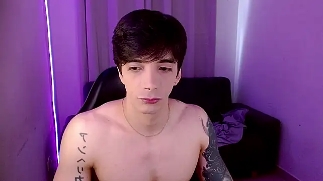 H3ll_B0I live cam on StripChat