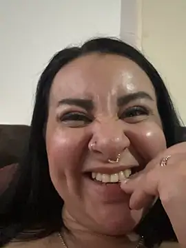 Abril_Luv webcam