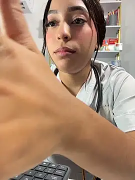 miacamille_ (F teen) - show cum