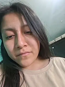 madi23q (F young) - Empinadita