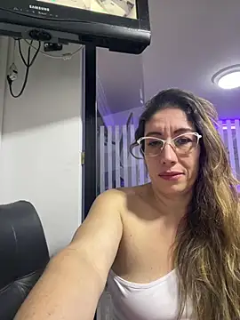kaylaMinov_
