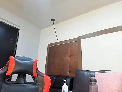 Naomi_Moon_ webcam