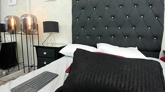 ariana_moon00 webcam