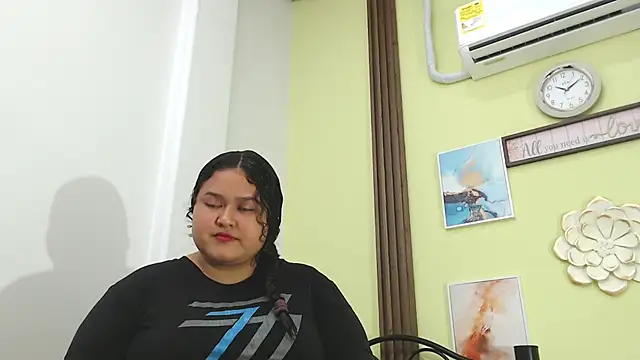 saracurvy54 webcam