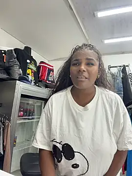 MAREIA_25 live cam on StripChat