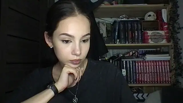 Yuna5343 live cam on StripChat