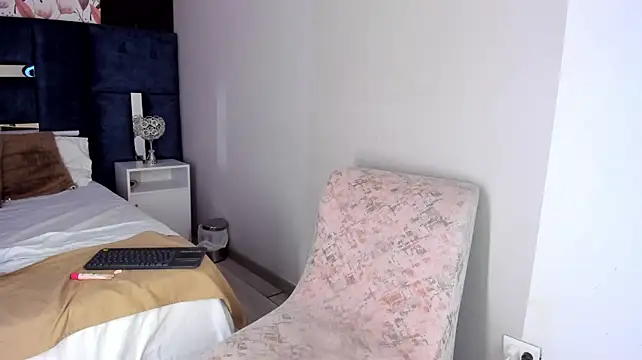LolaGray__ webcam