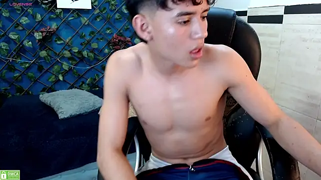 ryan_grayx (M twink) - show cum