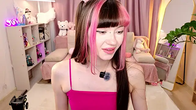 miiya_moore (F teen) - Skirt tease 👗✨